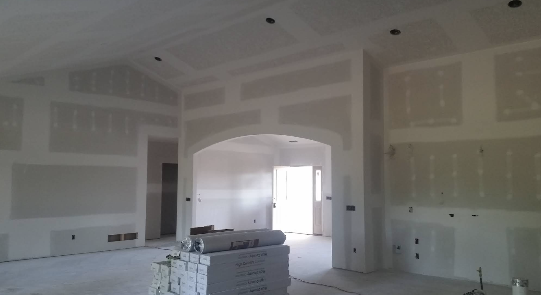 Freshly hung and finished drywall in a Fort Wayne home by Dusty's Drywall